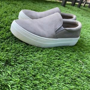Steve Madden Platform slip ons